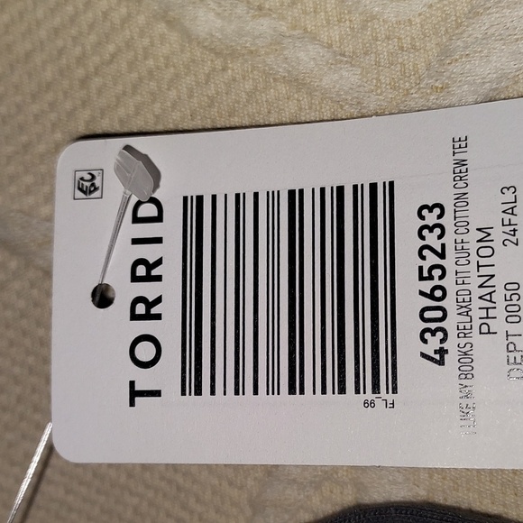 Torrid Tee Shirt NWT - Picture 6 of 8